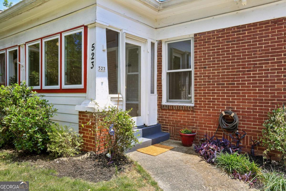 523 Candler ST NE