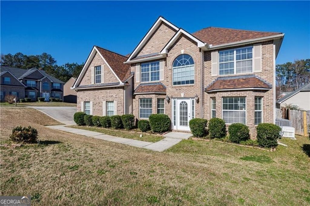 Photo of 34 Woburn Street, Jonesboro, GA 30238 (MLS # 10677650)