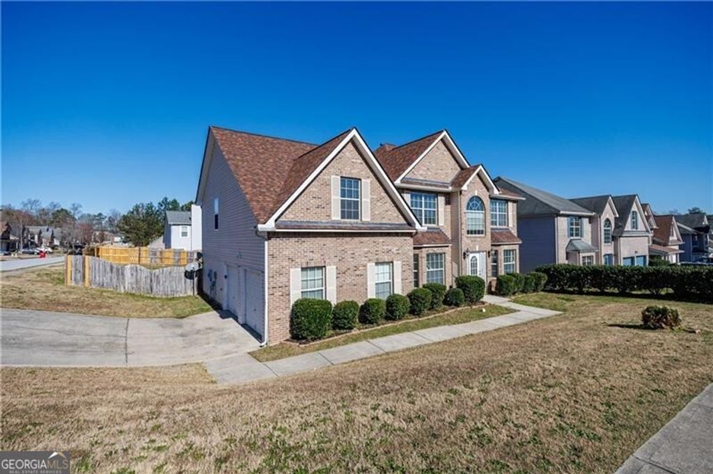 Photo of 34 Woburn Street, Jonesboro, GA 30238 (MLS # 10677650)