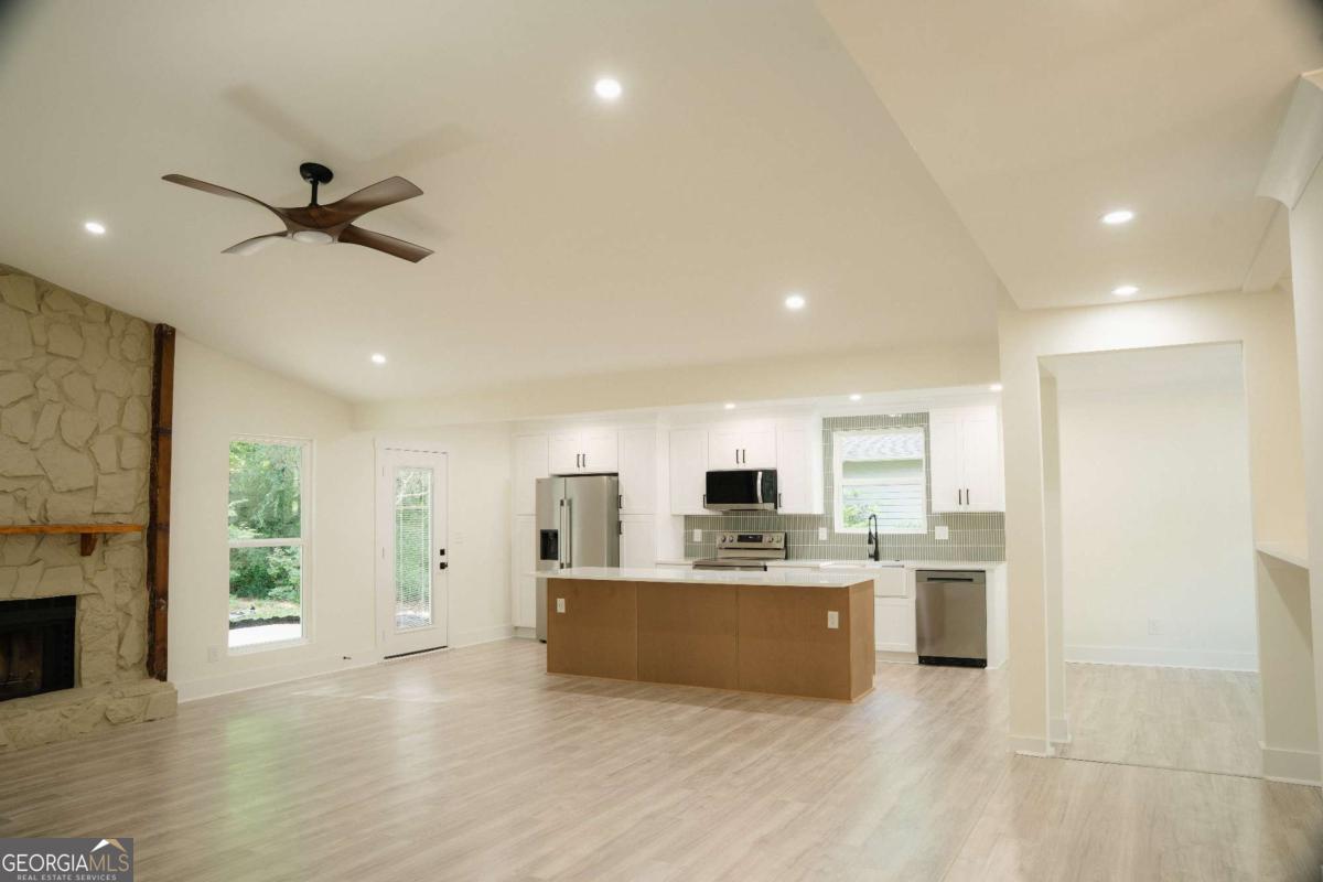 1139 Hillcrest CT