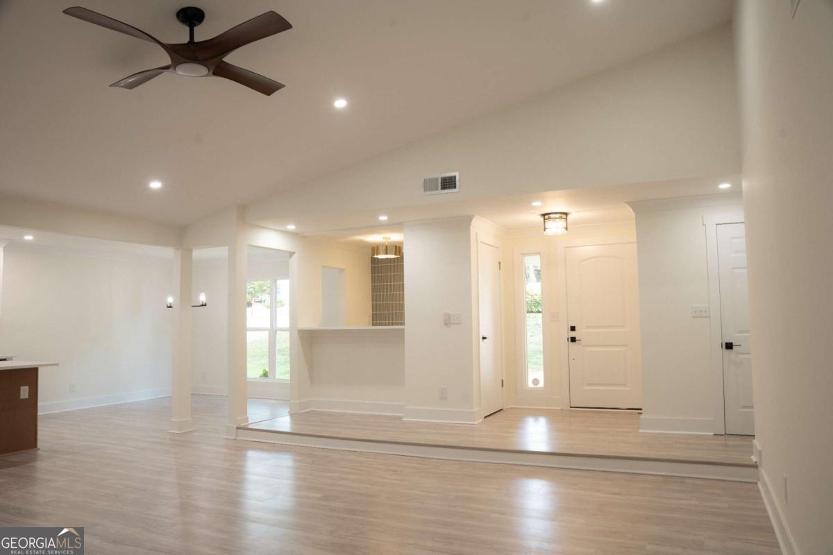 1139 Hillcrest CT