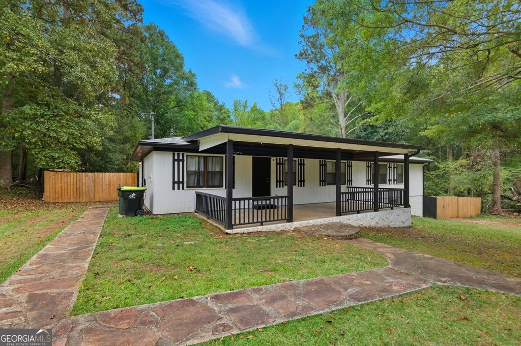 Photo of 746 Walton Store Road N, Douglasville, GA 30134 (MLS # 10674561)