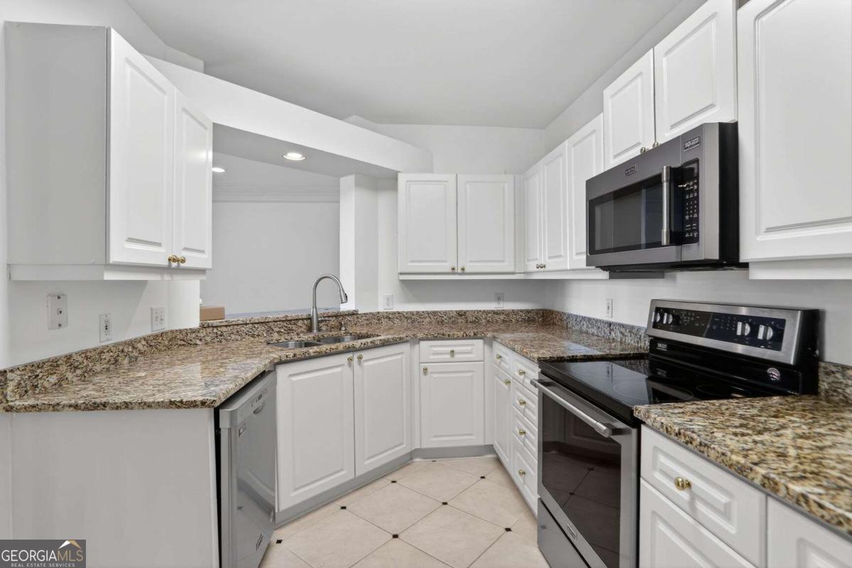 3334 Peachtree RD NE 1405