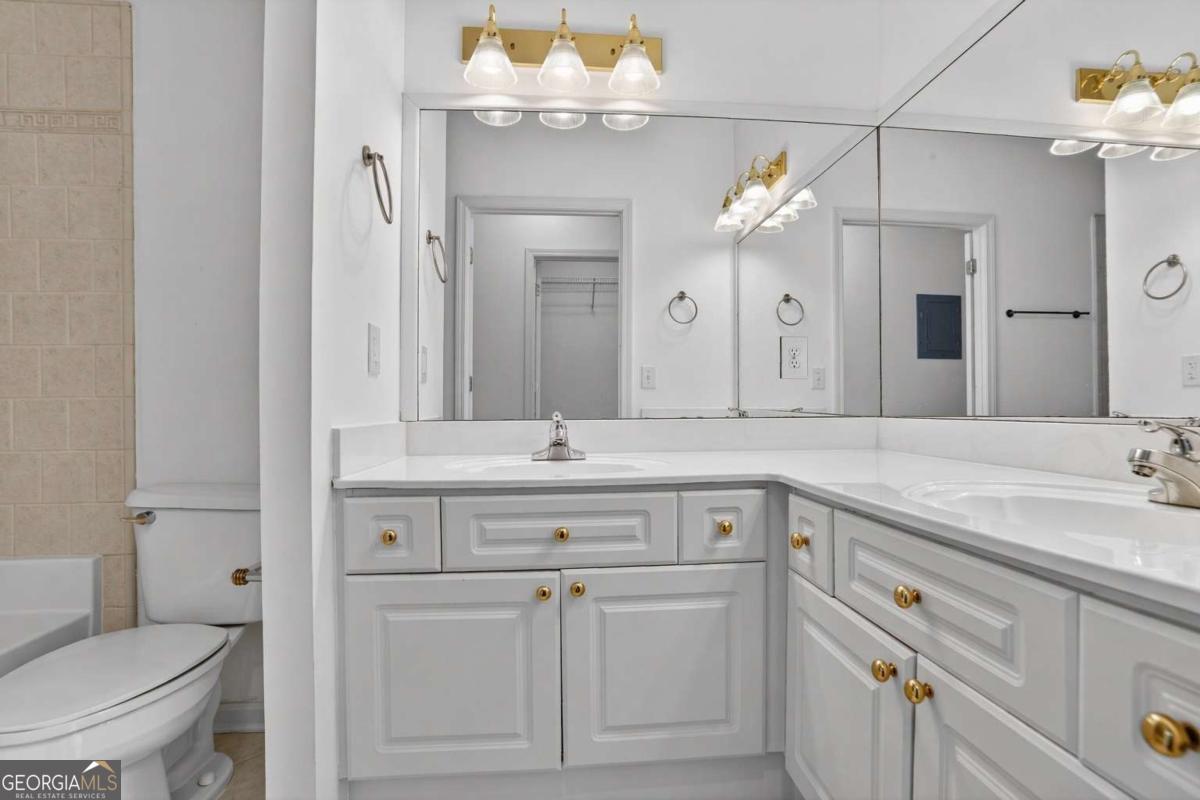 3334 Peachtree RD NE 1405