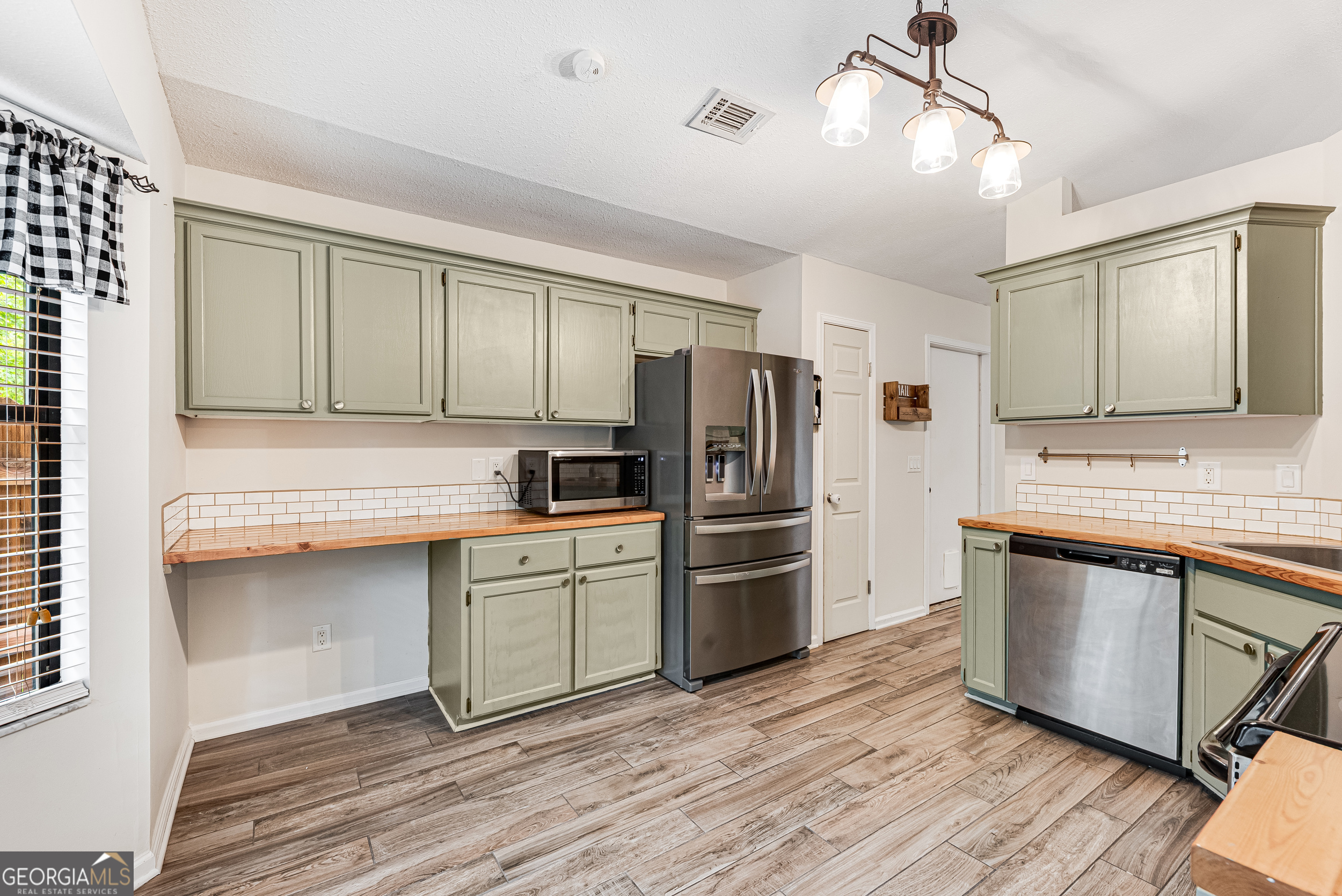 102 Creekwood LN