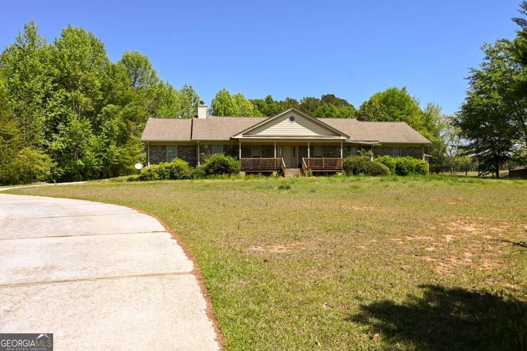 Photo of 2755 Langley Road, Loganville, GA 30052 (MLS # 10729342)