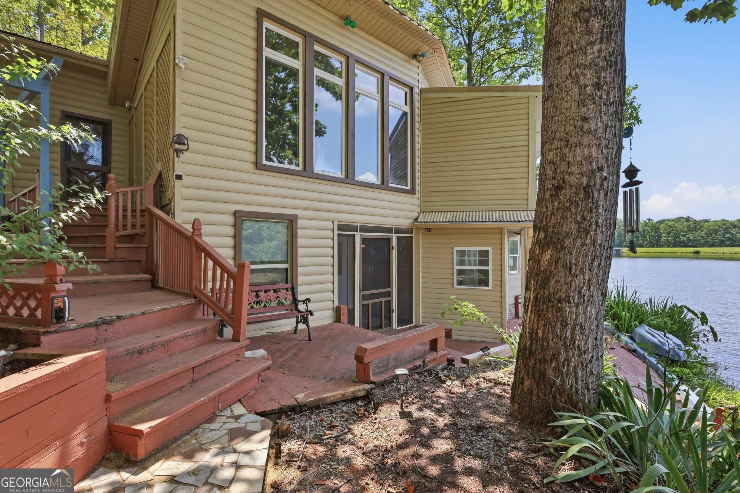1049 Mountain Shadows Drive