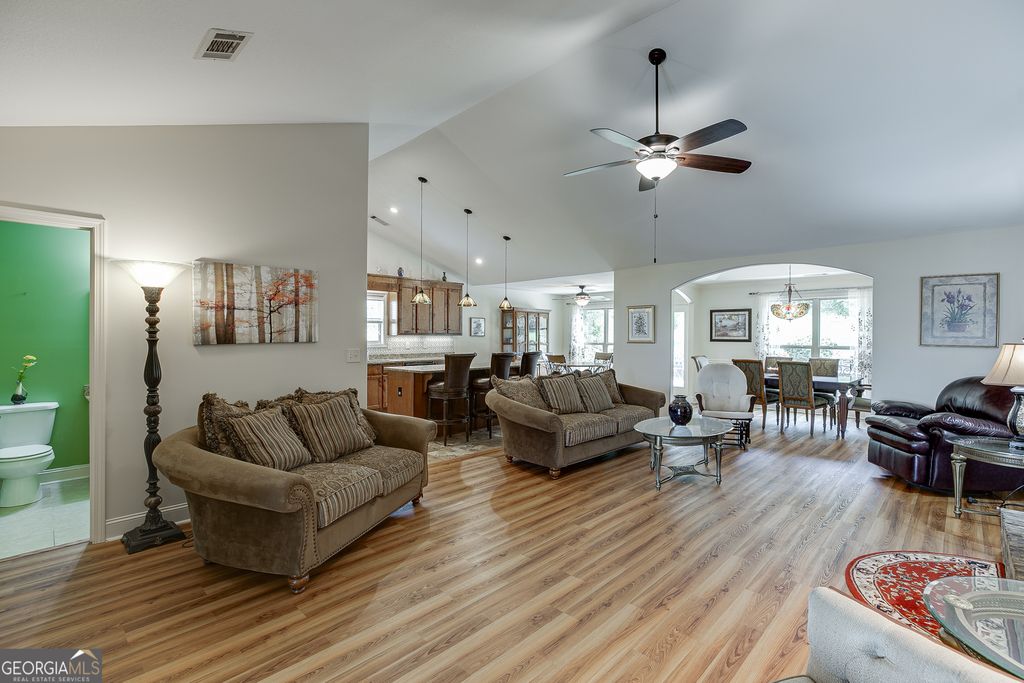 Photo of 810 Brandon Drive, Winder, GA 30680 (MLS # 10772327)