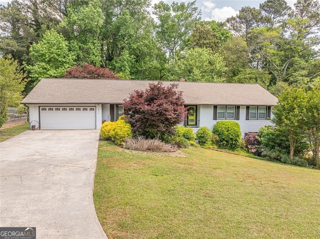 Photo of 617 Brookline Drive SE, Marietta, GA 30067 (MLS # 10740914)