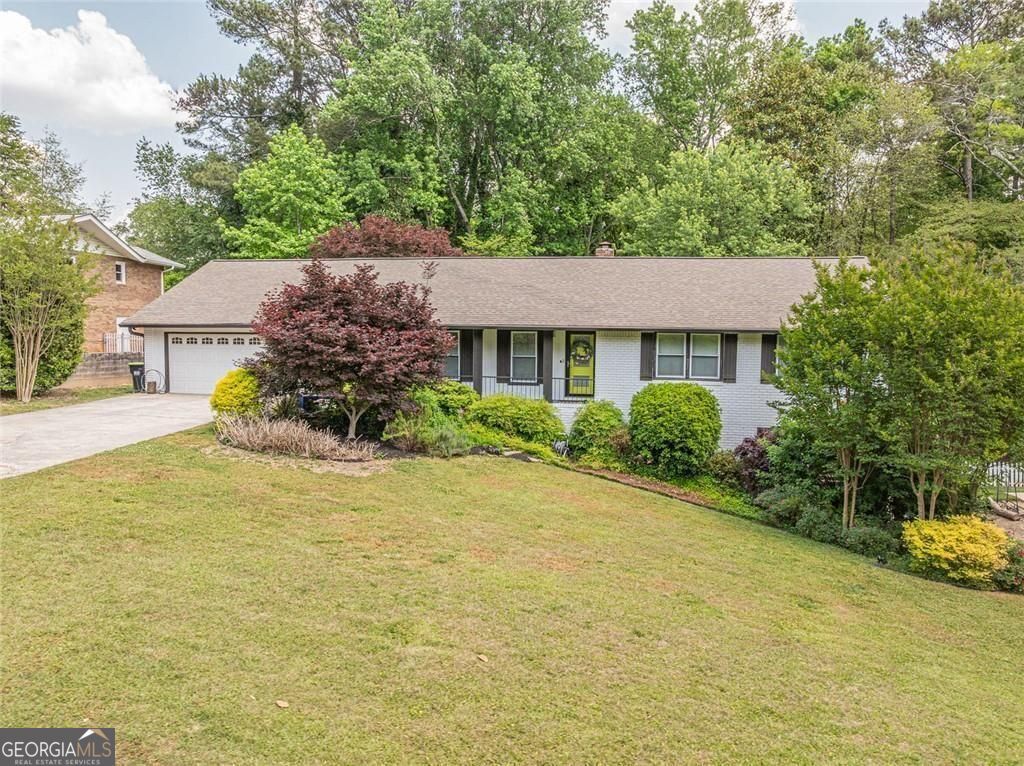 Photo of 617 Brookline Drive SE, Marietta, GA 30067 (MLS # 10740914)