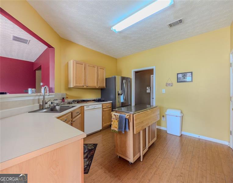 412 Marsh Lake