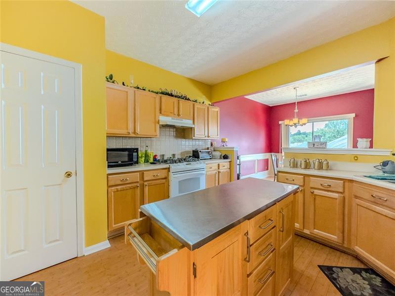 412 Marsh Lake