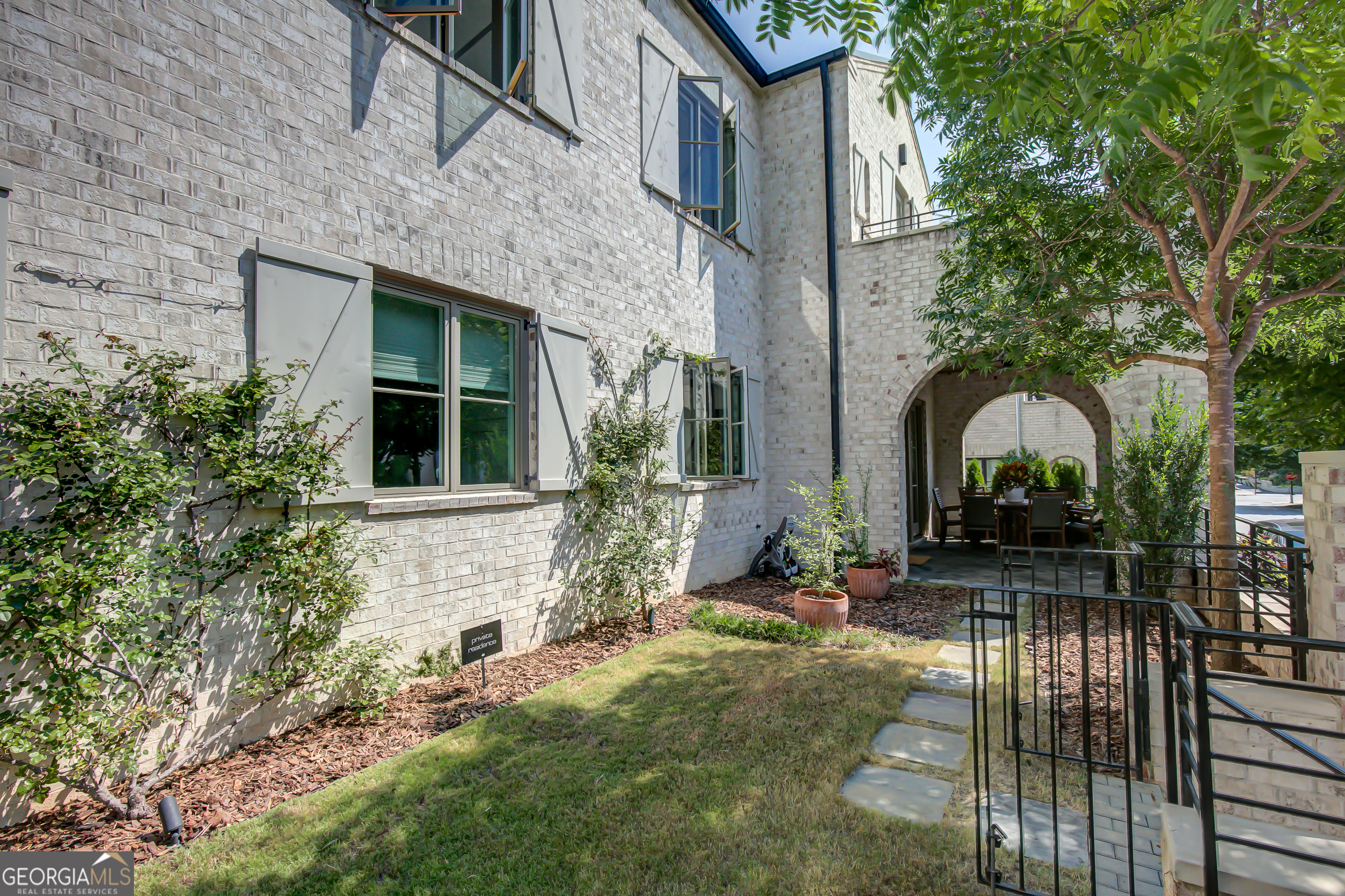 165 2nd ST