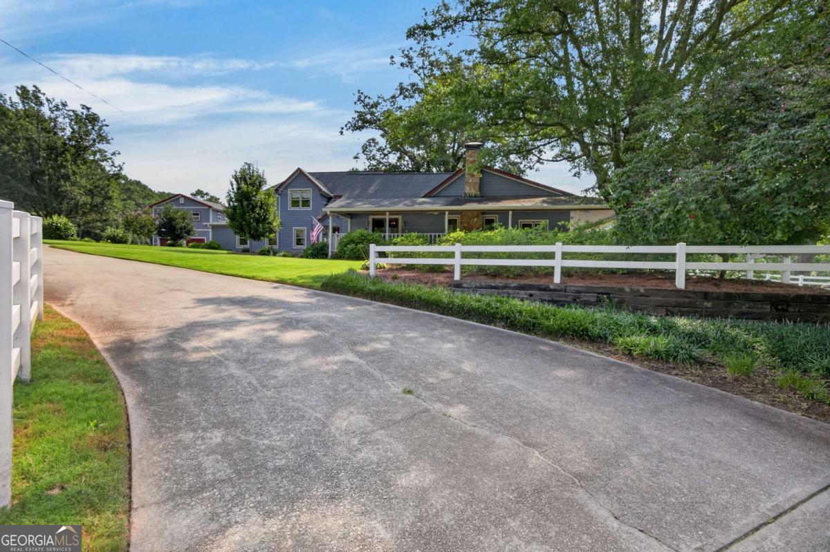 1111 Bakers Bridge RD