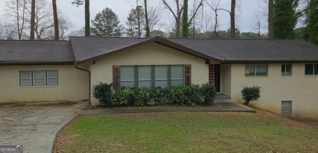 Photo of 1248 Oakcrest Drive SW, Atlanta, GA 30311 (MLS # 10688291)