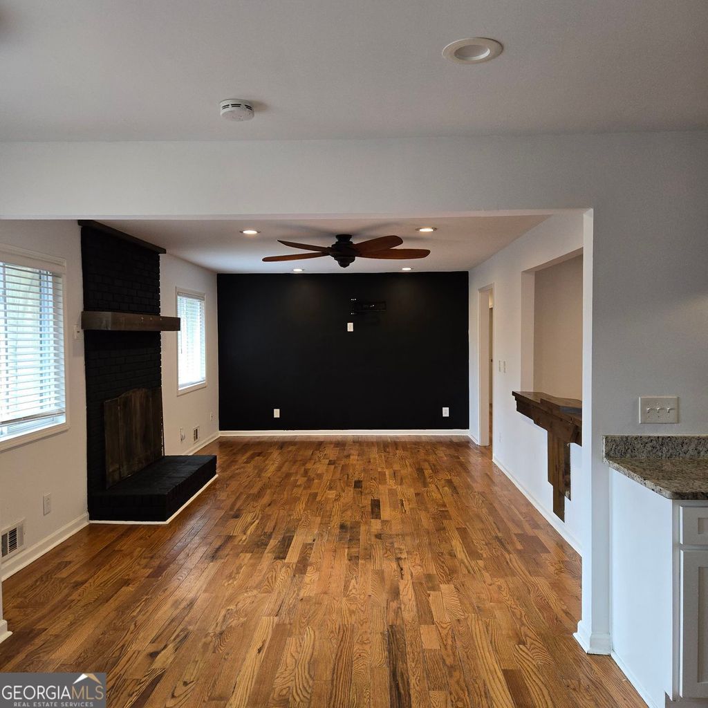 Photo of 1248 Oakcrest Drive SW, Atlanta, GA 30311 (MLS # 10688291)