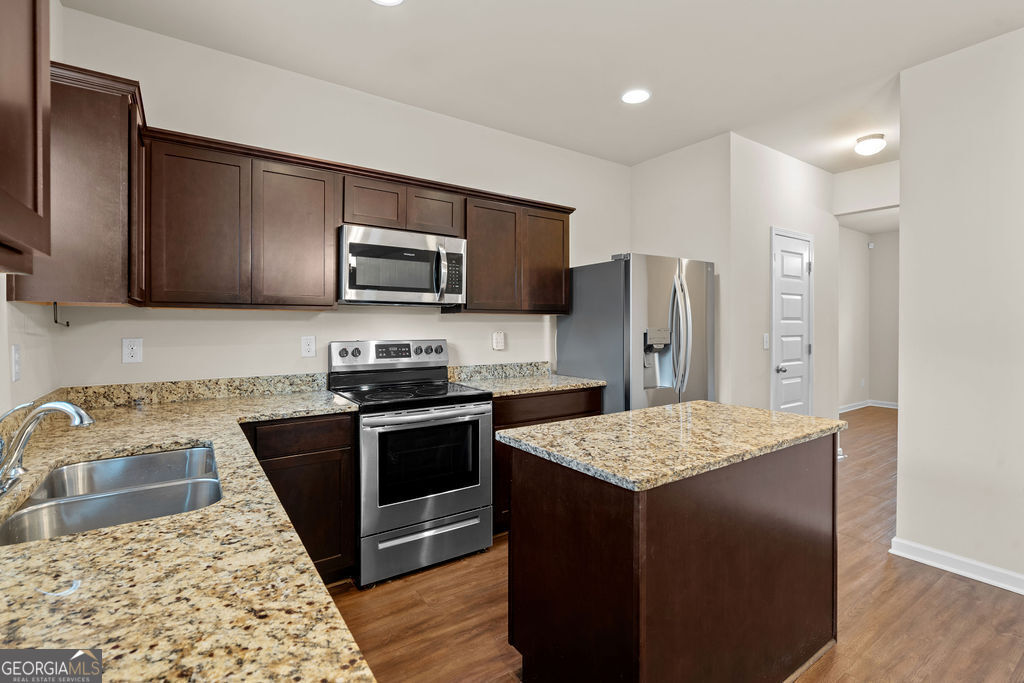 Conyers, Georgia 30012, United States, 4 Bedrooms Bedrooms, ,3 BathroomsBathrooms,Residential,Pending,78388