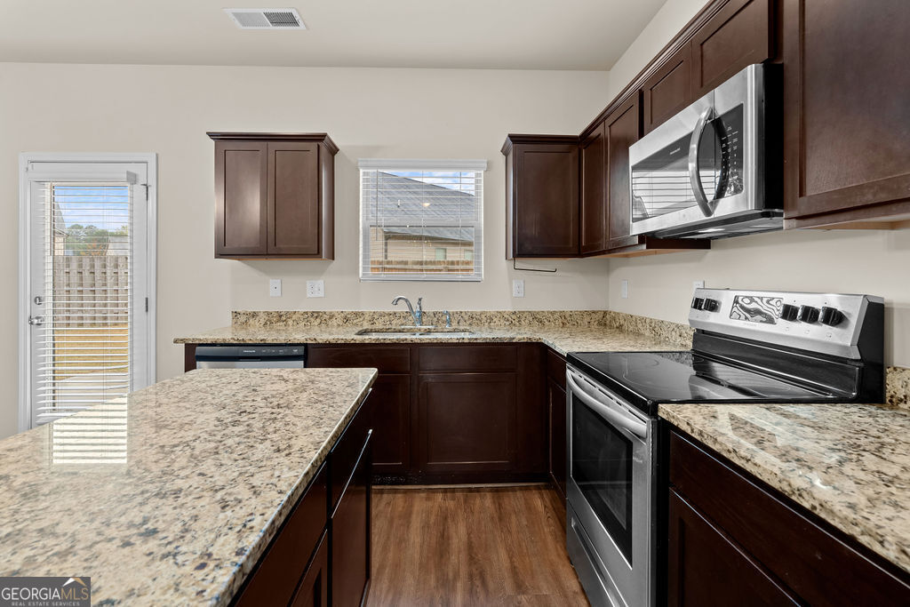 Conyers, Georgia 30012, United States, 4 Bedrooms Bedrooms, ,3 BathroomsBathrooms,Residential,Pending,78388