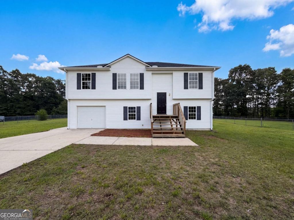 Photo of 262 Lambert Overlook Circle, Carrollton, GA 30117 (MLS # 10785571)