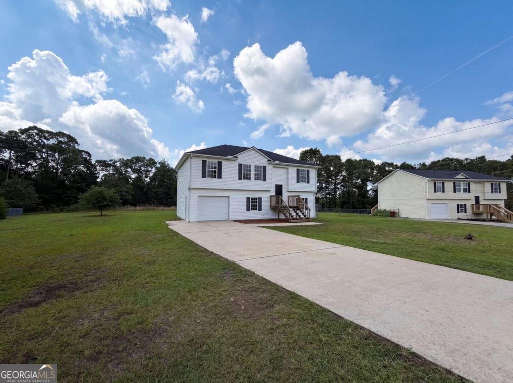 Photo of 262 Lambert Overlook Circle, Carrollton, GA 30117 (MLS # 10785571)