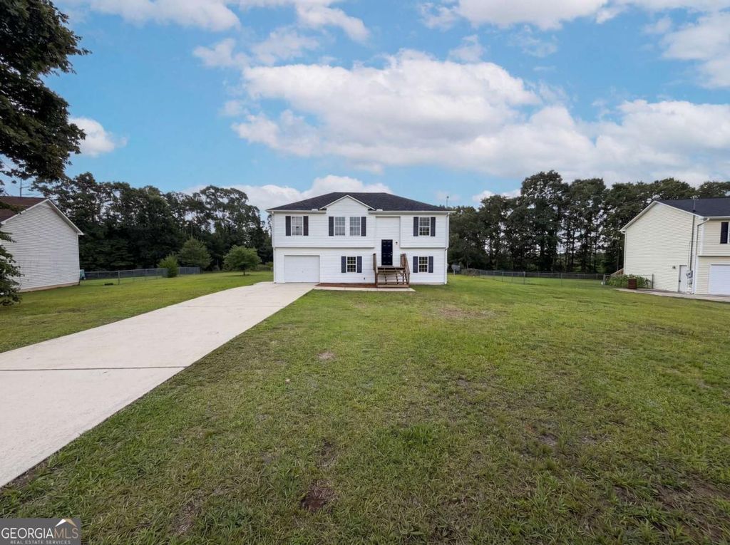 Photo of 262 Lambert Overlook Circle, Carrollton, GA 30117 (MLS # 10785571)