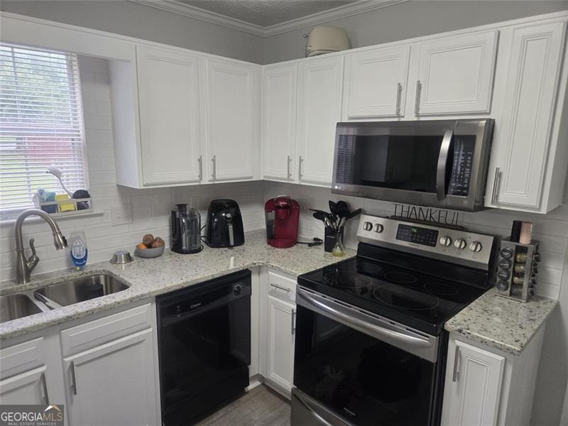 Wellington Manor - Residential