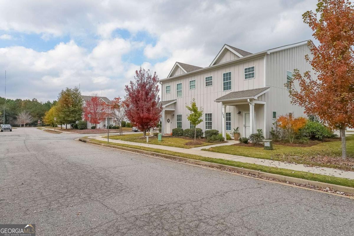 Lantern Walk - Residential