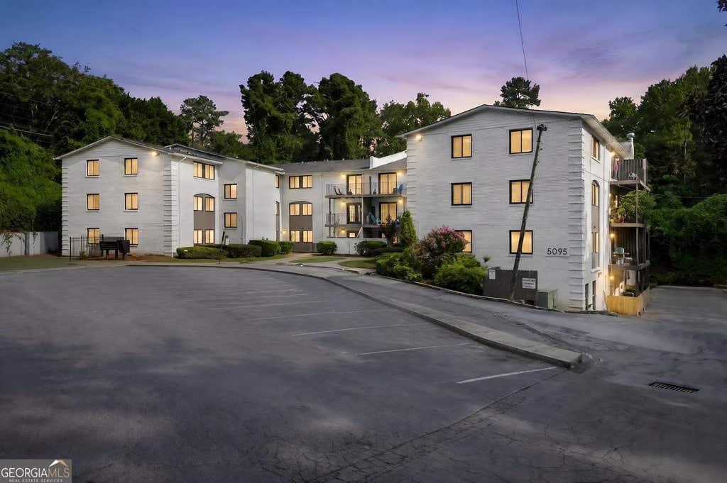 Photo of 5095 Roswell Road #209, Sandy Springs, GA 30342 (MLS # 10826651)