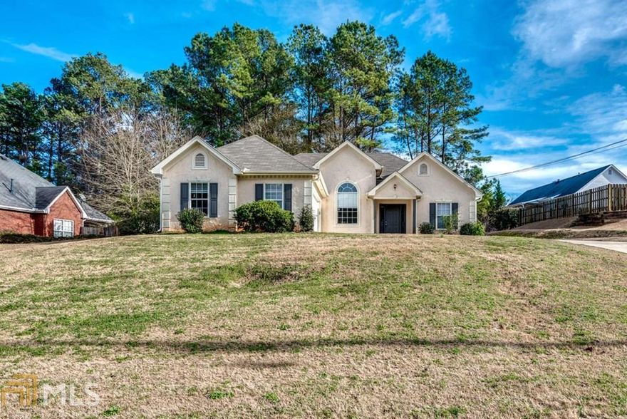 Must See Recently Updated Home! This home is has tons of natural daylight. Conveniently located near shopping. Hurry and schedule your showing appointment and make this house your home!