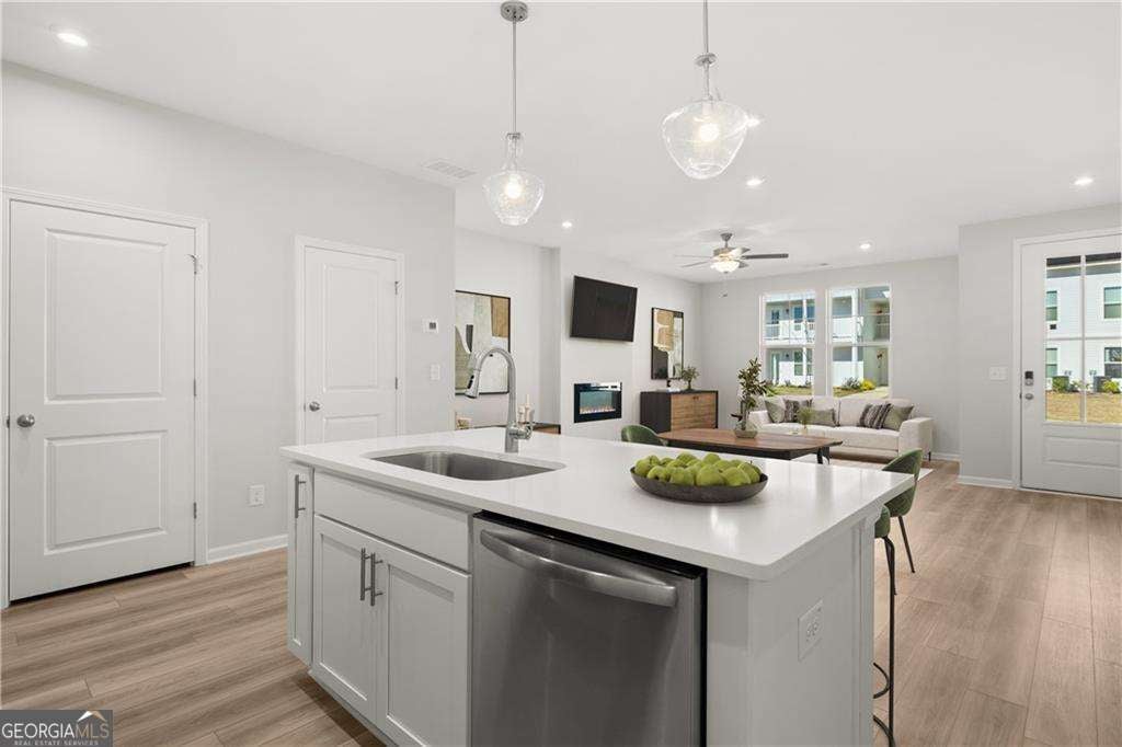 125 Park Ridge CIR 105
