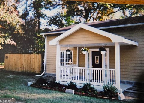 A home in Lizella