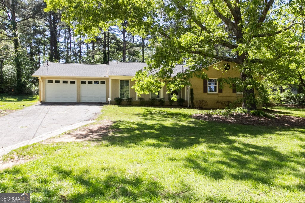 Photo of 3720 Sunny Hill Drive, Loganville, GA 30052 (MLS # 10835386)