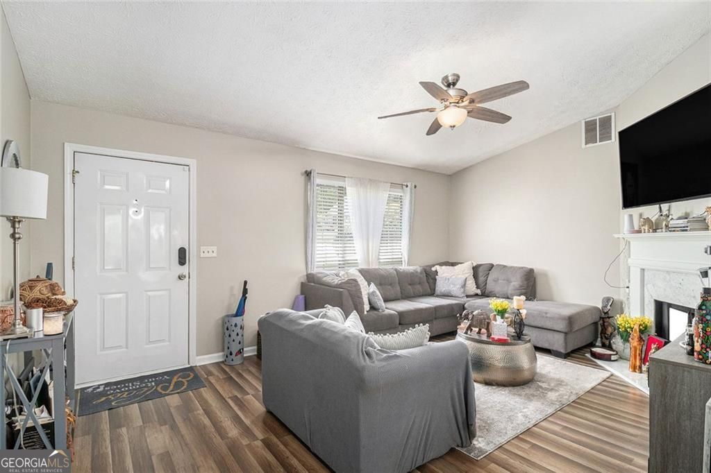 1150 Bonita CIR