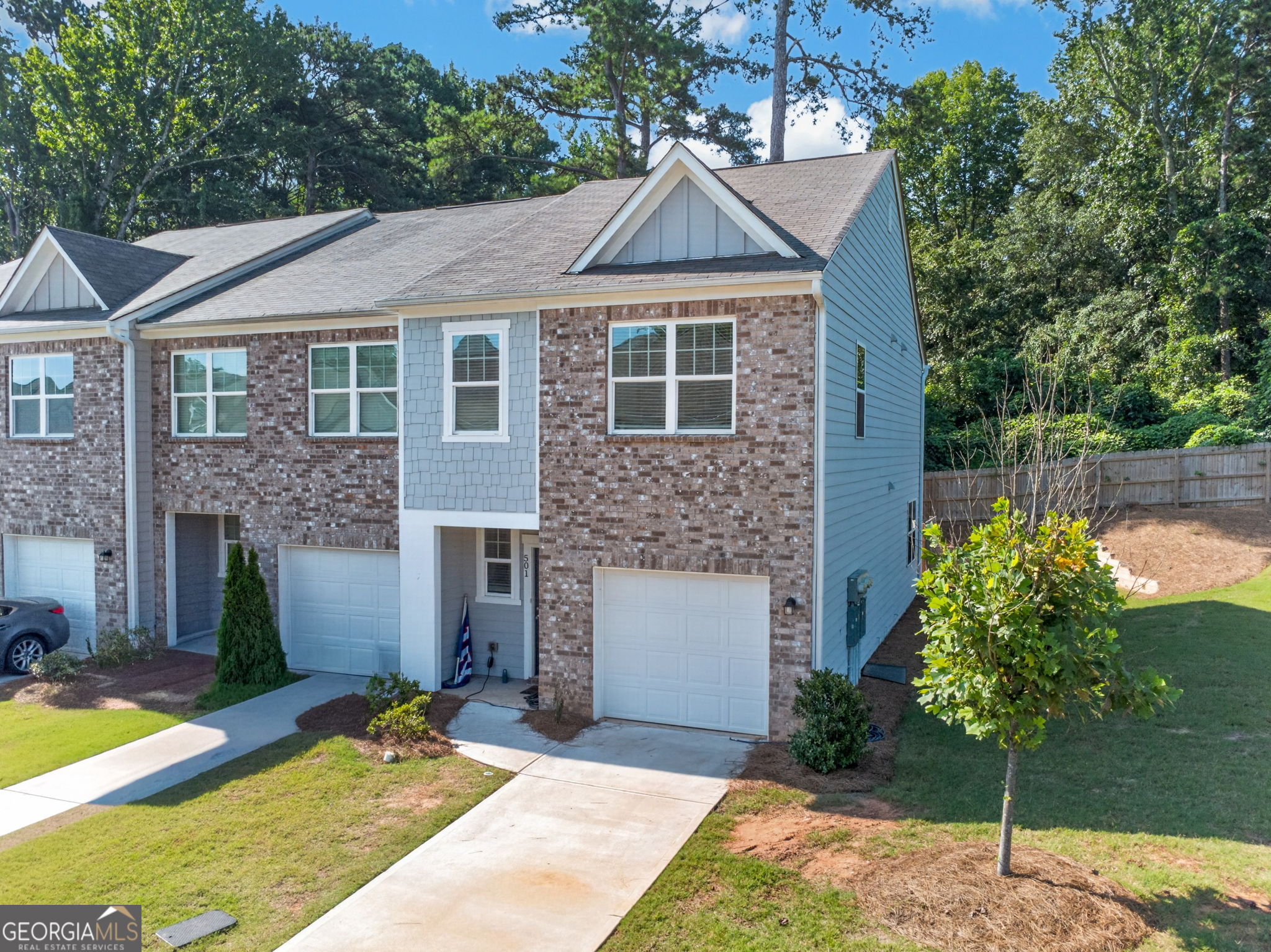 501 Magnolia CIR