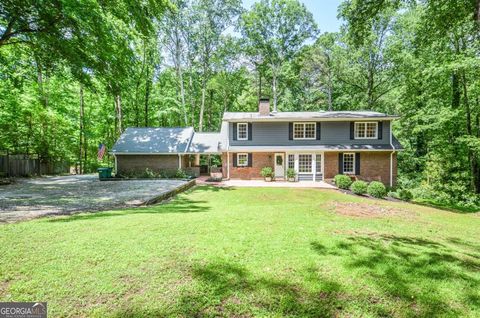 1216 Oleander DR SW Lilburn GA 30047