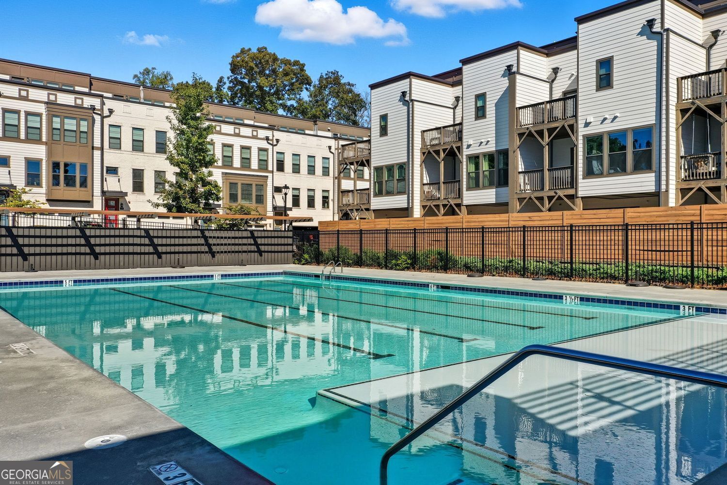 Altus at the Quarter - Residential