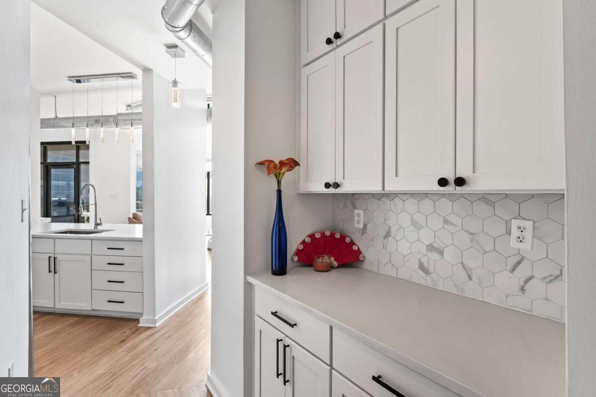 260 18th ST NW 10226
