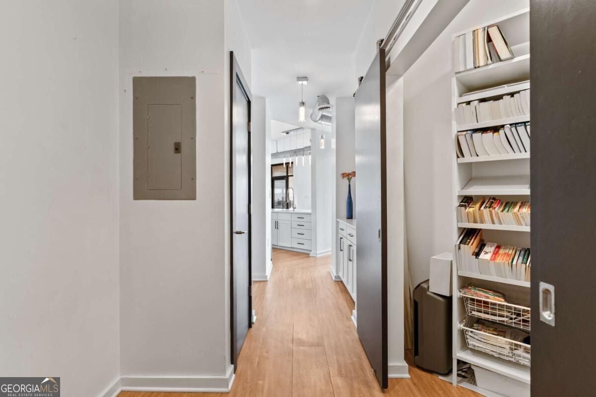 260 18th ST NW 10226