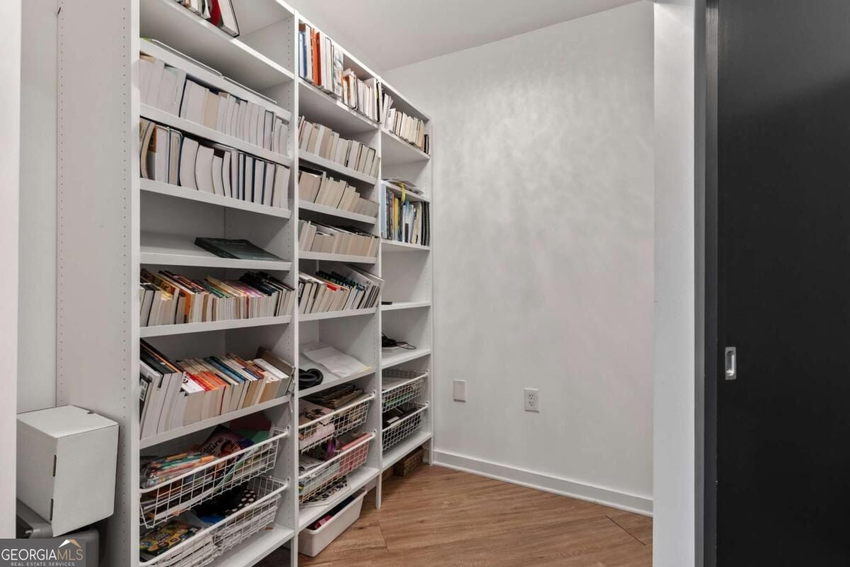 260 18th ST NW 10226