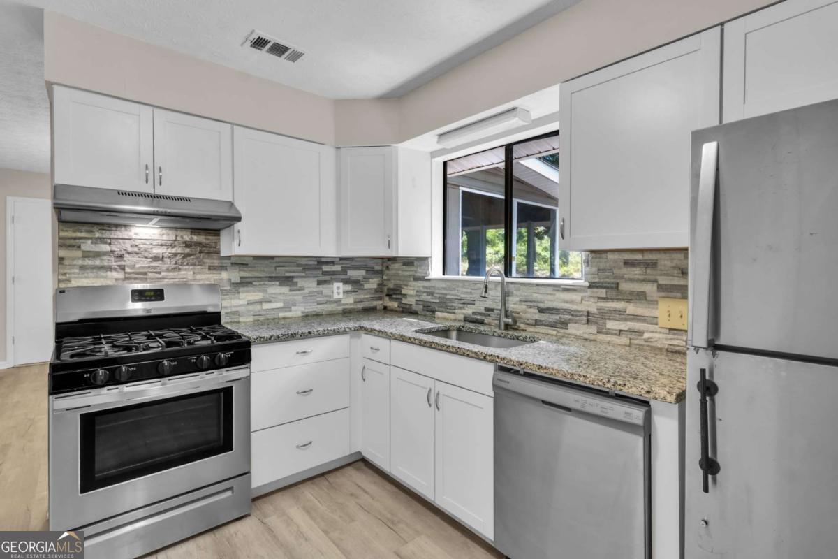 3040 Clearbrook DR
