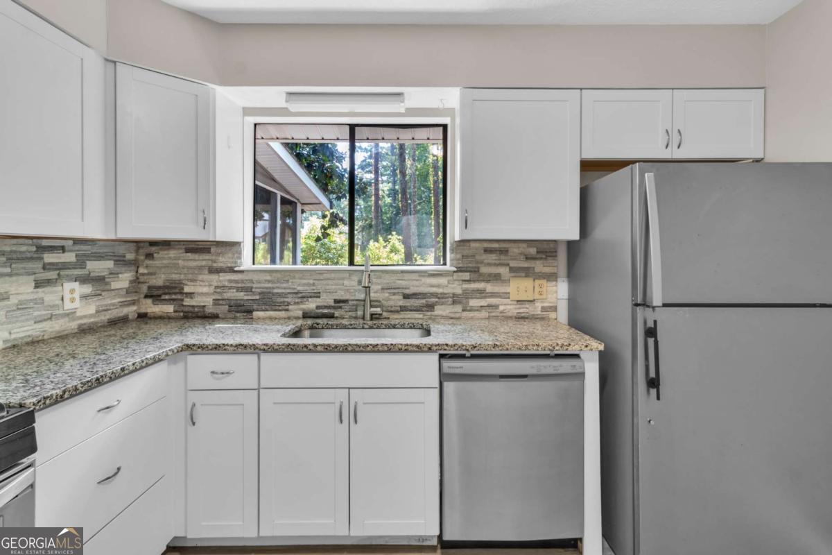 3040 Clearbrook DR