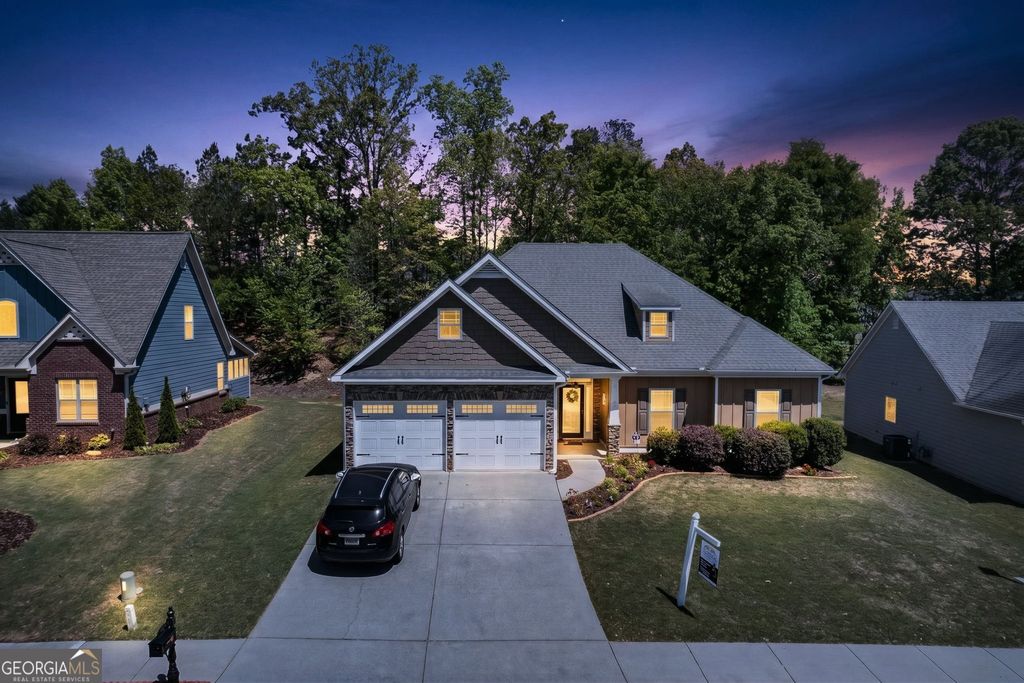 Photo of 14 Birch Place, Adairsville, GA 30103 (MLS # 10656500)