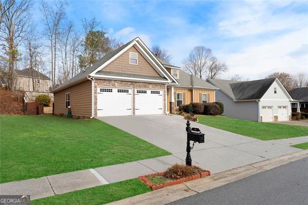 Photo of 14 Birch Place, Adairsville, GA 30103 (MLS # 10656500)