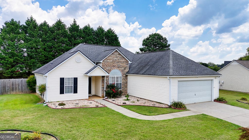 Photo of 3905 Michaels Creek Way, Loganville, GA 30052 (MLS # 10797956)
