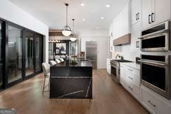 1542 Blueridge DR