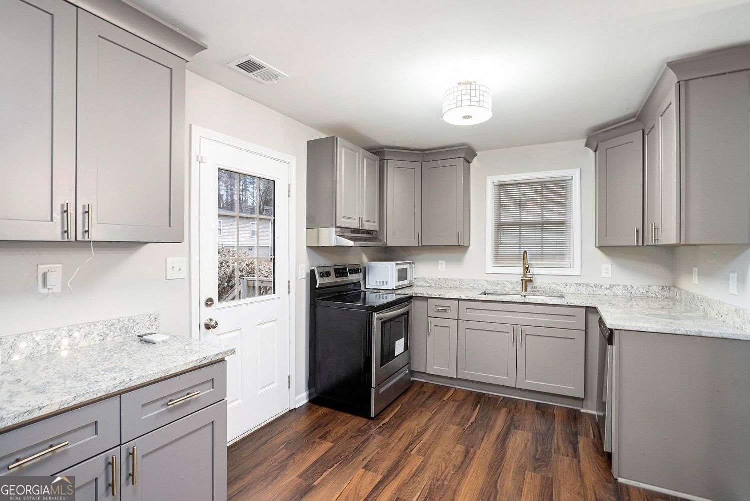 1643 Mary George AVE NW