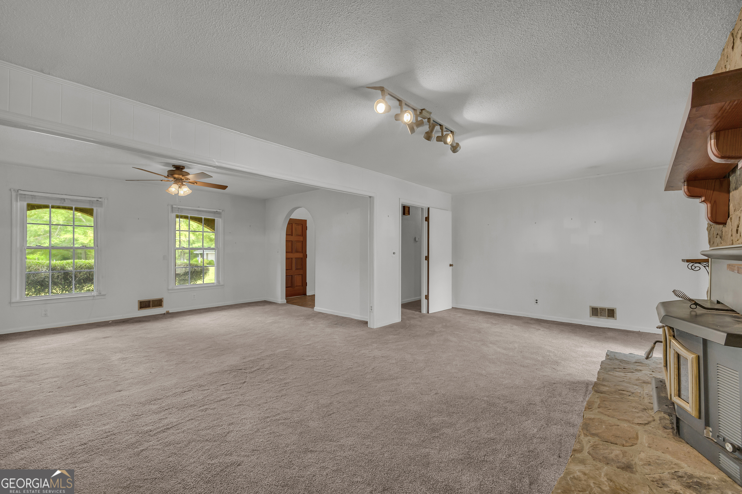 12 Beaverdam Creek RD