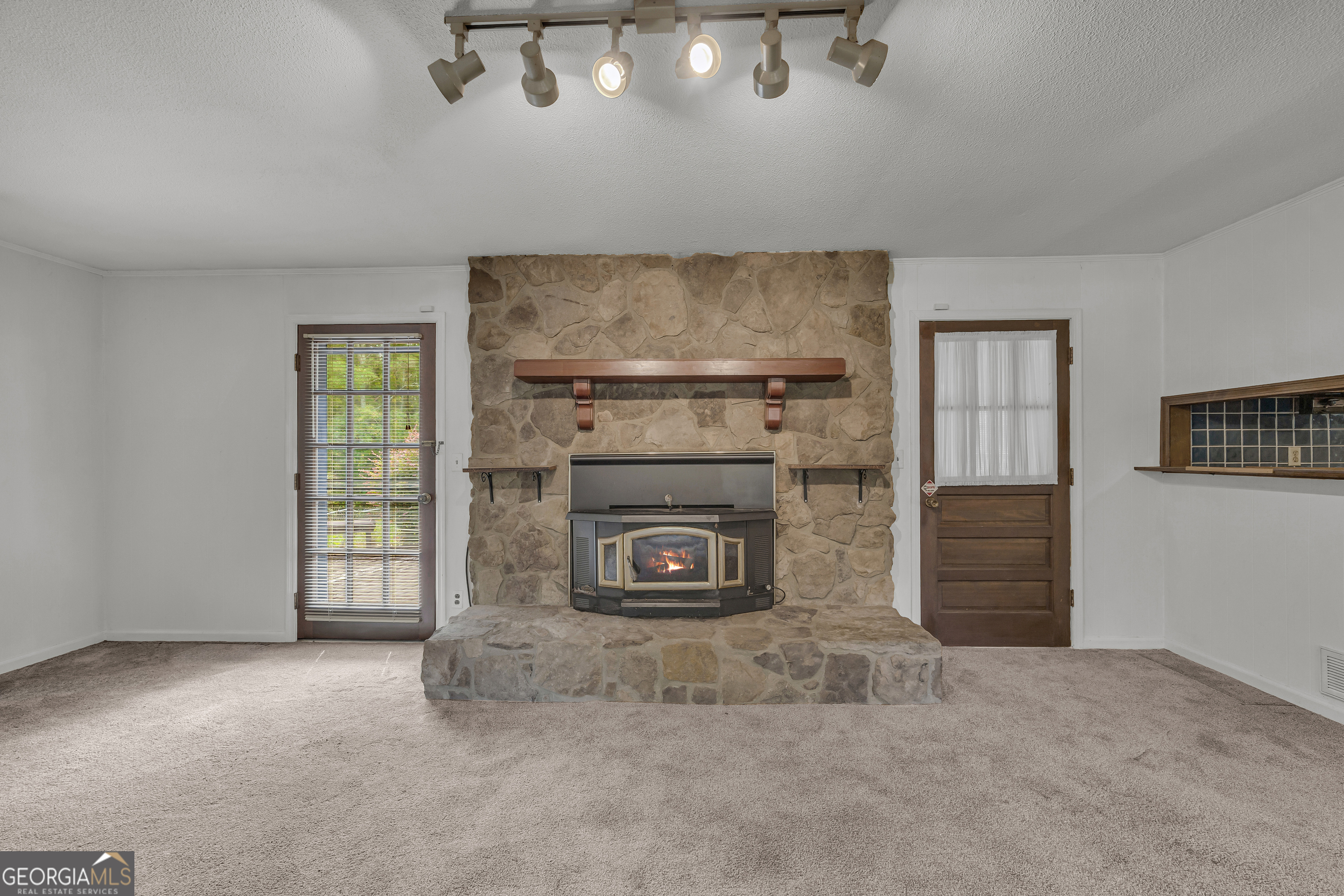 12 Beaverdam Creek RD