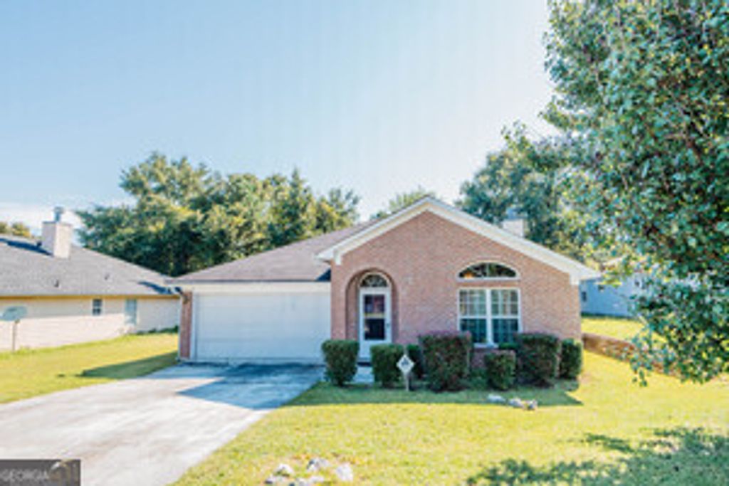 Photo of 246 Beaumont Heights, Macon, GA 31206 (MLS # 10740998)