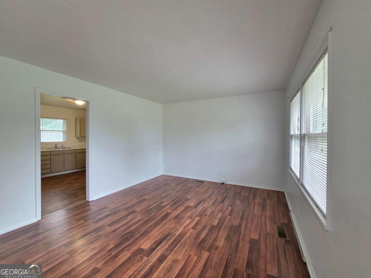 104 Delaware AVE